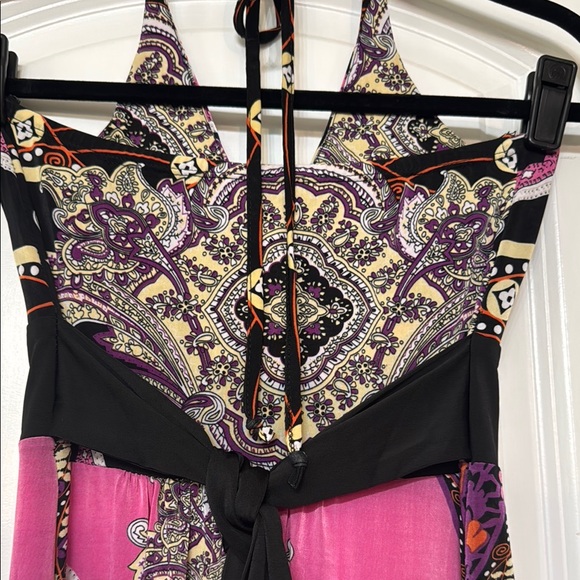 Elegant Pink and Black Paisley Dress - Picture 3 of 4